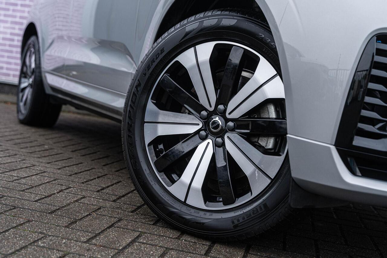 Volvo XC60 2.0 T6 Plug-in hybrid AWD Plus Dark | Google | Long Range | Schuif-/Kanteldak | Camera | Trekhaak | Adaptieve Cruise Control | Lederen Bekleding | Elek. Stoelen | Stoelverwarming Voor + Achter | Zitverlenging | Stuurverwarming | Memory | 19" LM