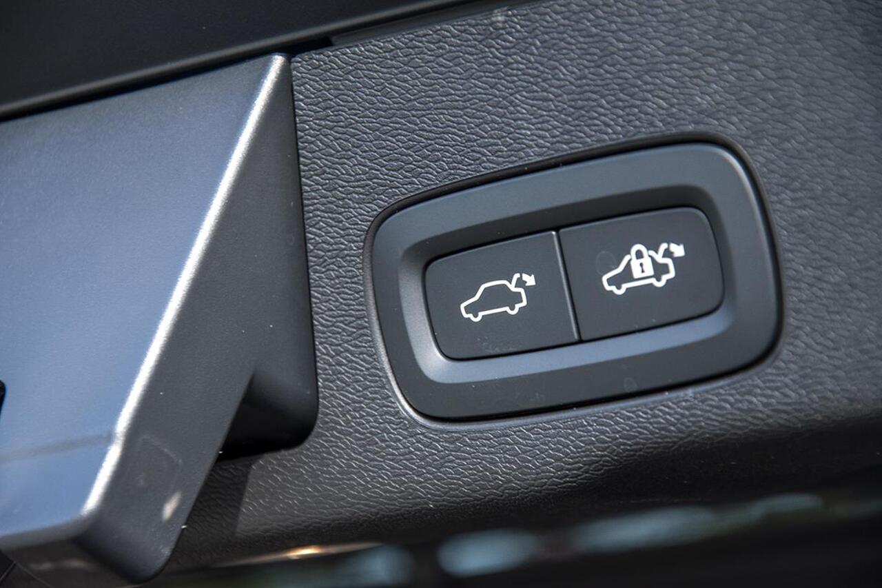 Volvo XC60 2.0 RECHARGE T6 AWD ULTIMATE DARK LONG RANGE