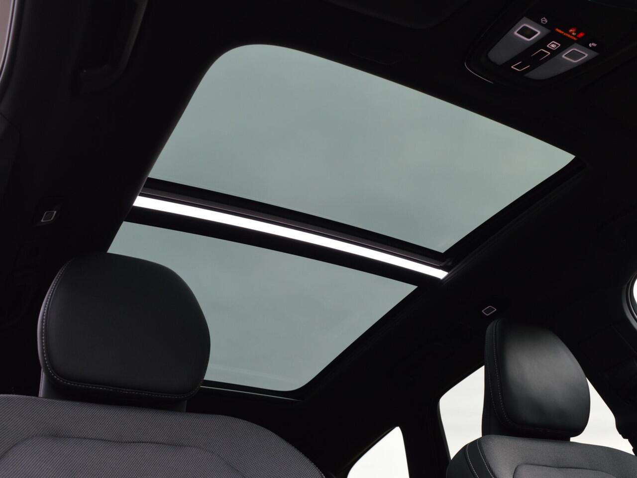 Volvo XC60 2.0 T8 Recharge AWD Ultimate Dark