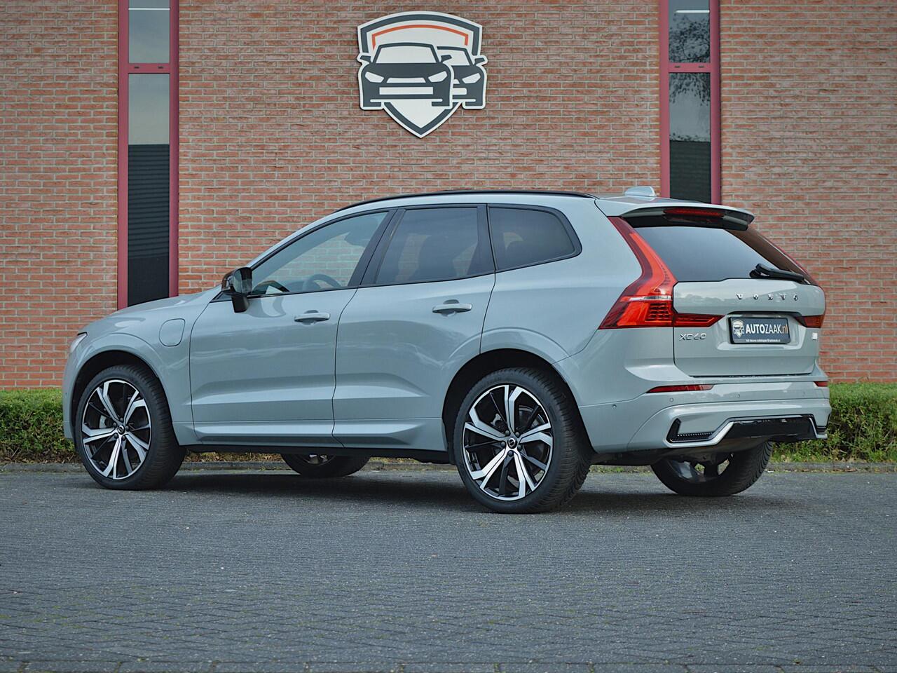 Volvo XC60 2.0 T8 Recharge AWD Ultimate Dark
