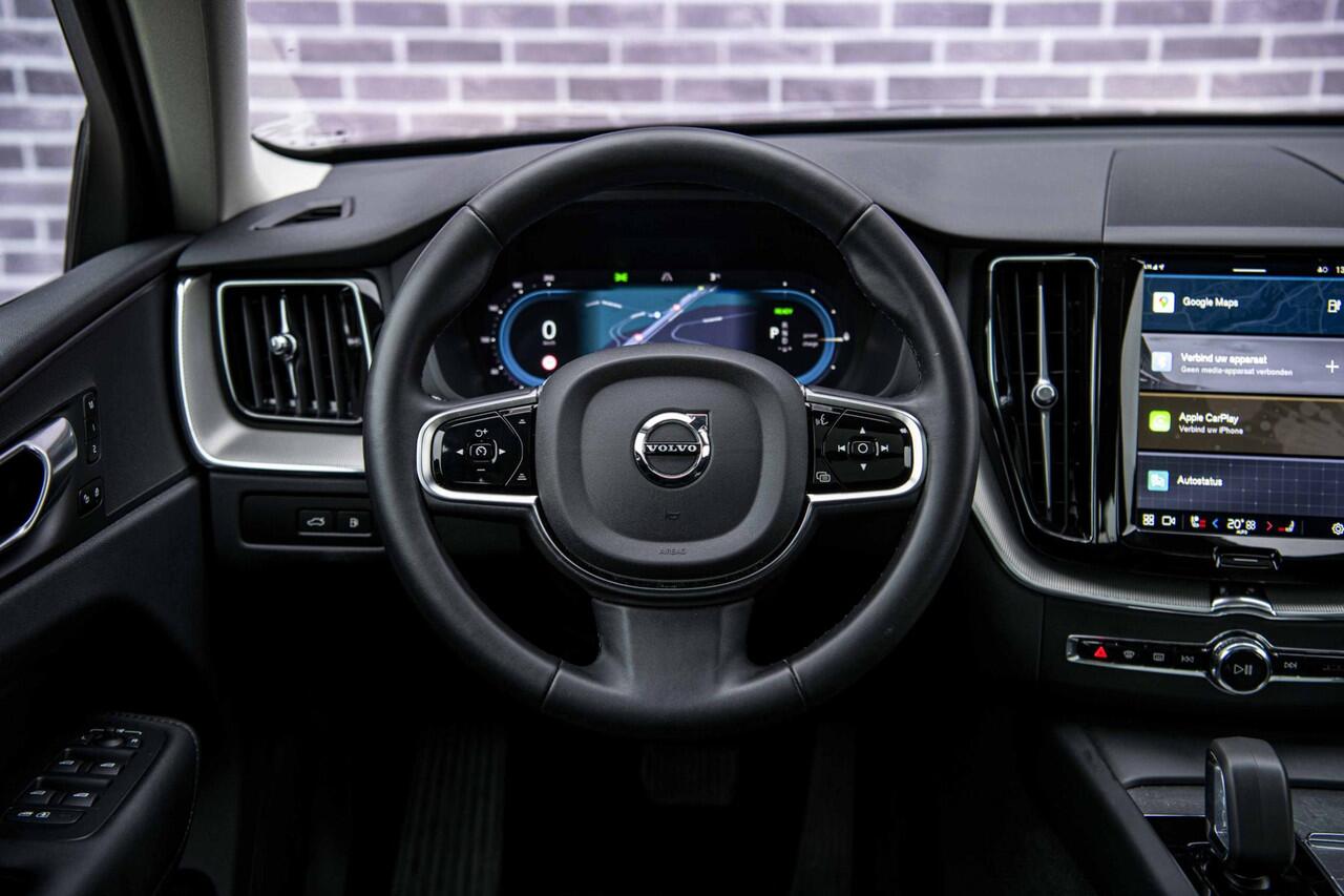 Volvo XC60 2.0 T6 Plug-in hybrid AWD Plus Bright | Long Range | Panoramadak | Adaptieve Cruise Control | 20" | Parkeercamera | Power Seats |