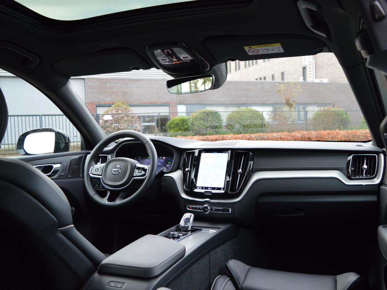 Volvo XC60 2.0 T8 Recharge AWD Ultimate Dark