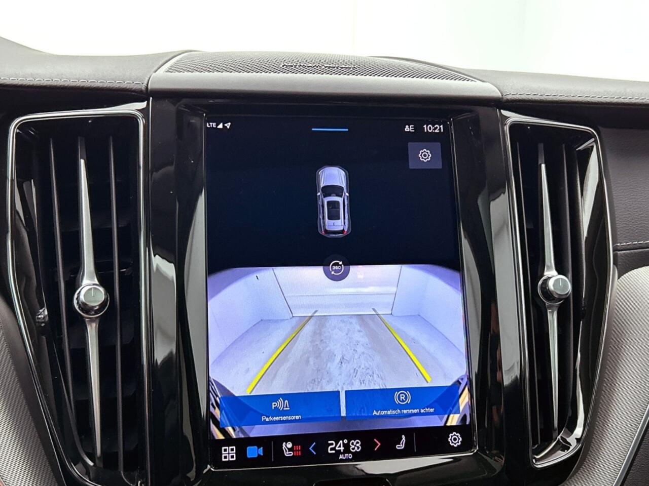 Volvo XC60 T8 Ultimate | Pano | Camera | Climate | 21 inch | BLIS |