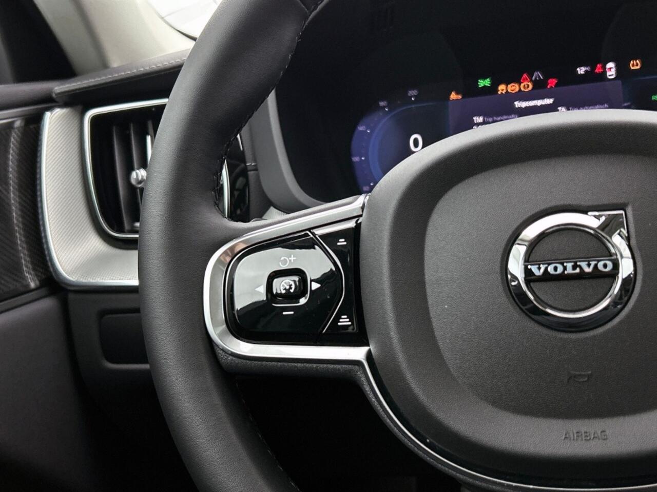 Volvo XC60 T8 Ultimate | Pano | Camera | Climate | 21 inch | BLIS |