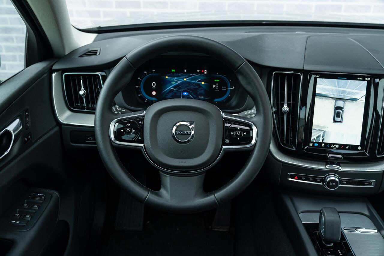 Volvo XC60 2.0 T6 Plug-in hybrid AWD Plus Dark | Adaptive Cruise Control | Elek. Verst. Voorstoelen | Keyless | Stoel-/Stuurverwarming | 360 Camera | Schuif-/Kanteldak