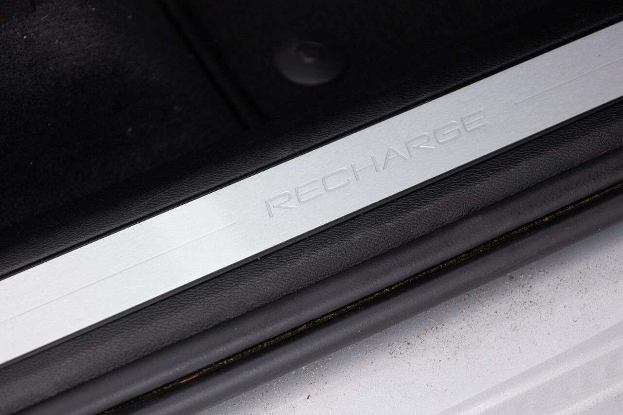 Volvo XC60 2.0 T6 Plug-in hybrid AWD Ultimate Dark | PANORAMADAK | harman/kardon | LEDER