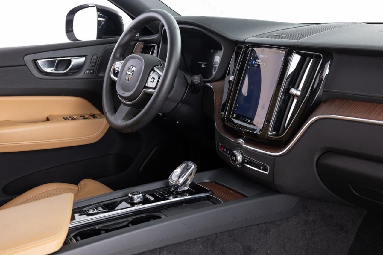 Volvo XC60 2.0 T6 Plug-in hybrid AWD Ultimate Dark | PANORAMADAK | harman/kardon | LEDER