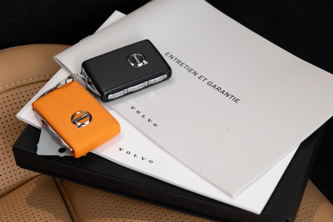 Volvo XC60 2.0 T8 Recharge AWD Ultimate Bright | B&W | PANORAMADAK | Nappa LEDER | 360 Camera