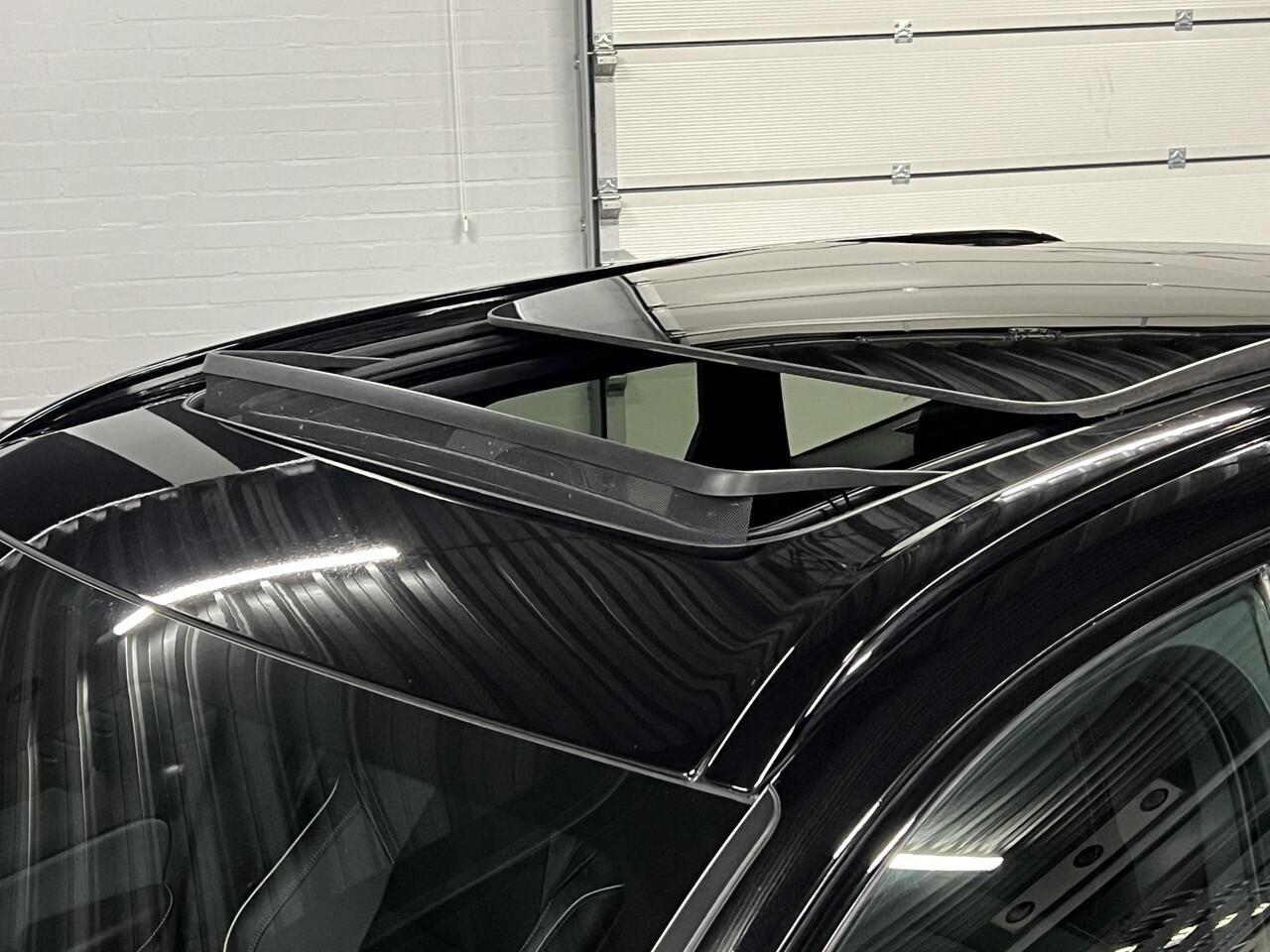 Volvo XC60 2.0 T6 Plug-in hybrid AWD Plus Dark Trekhaak | Open dak | Adapt. Cruise | Harman Kardon | Stoel-/stuurverwarming | Memory | Leder | Carplay