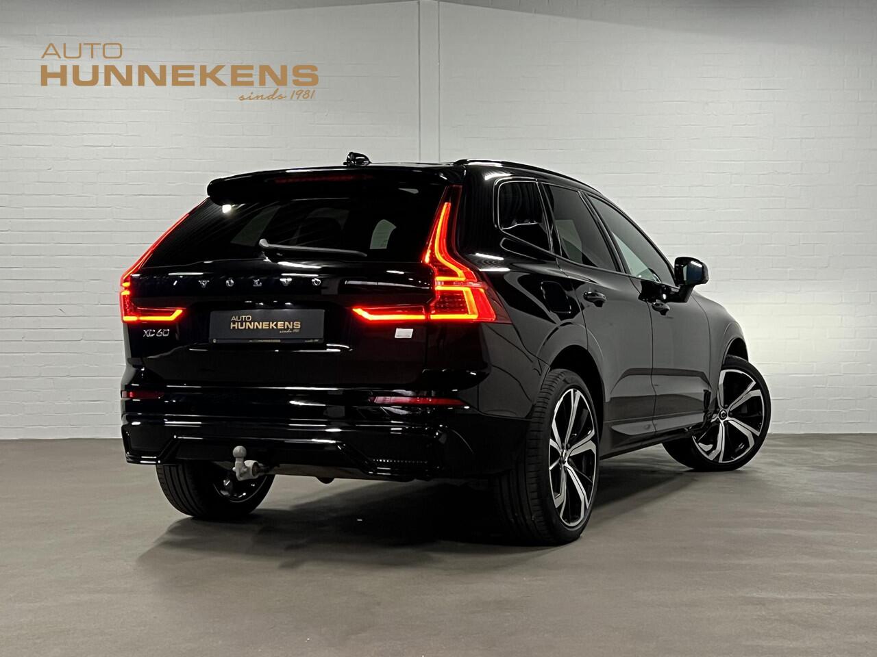 Volvo XC60 2.0 T6 Plug-in hybrid AWD Plus Dark Trekhaak | Open dak | Adapt. Cruise | Harman Kardon | Stoel-/stuurverwarming | Memory | Leder | Carplay