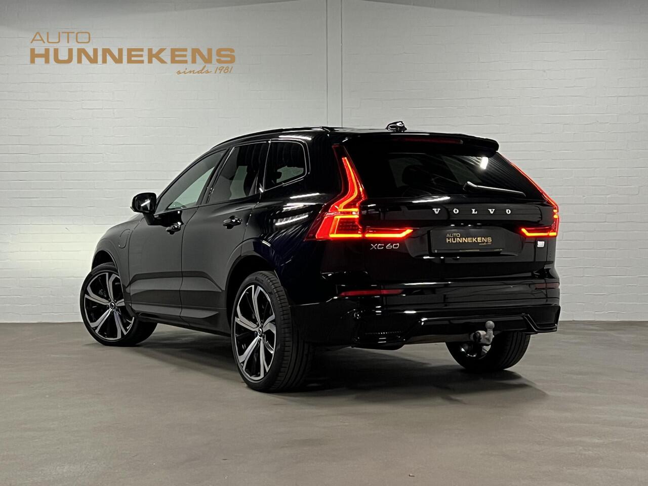 Volvo XC60 2.0 T6 Plug-in hybrid AWD Plus Dark Trekhaak | Open dak | Adapt. Cruise | Harman Kardon | Stoel-/stuurverwarming | Memory | Leder | Carplay