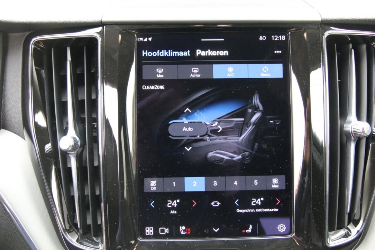 Volvo XC60 2.0 B4 Momen Bns