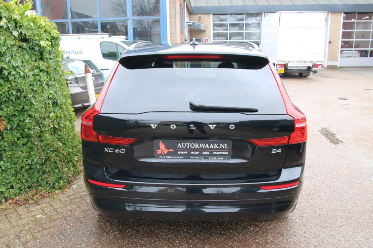 Volvo XC60 2.0 B4 Momen Bns
