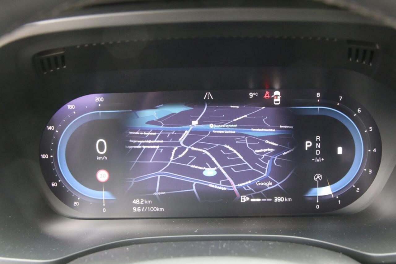 Volvo XC60 2.0 B4 Momen Bns