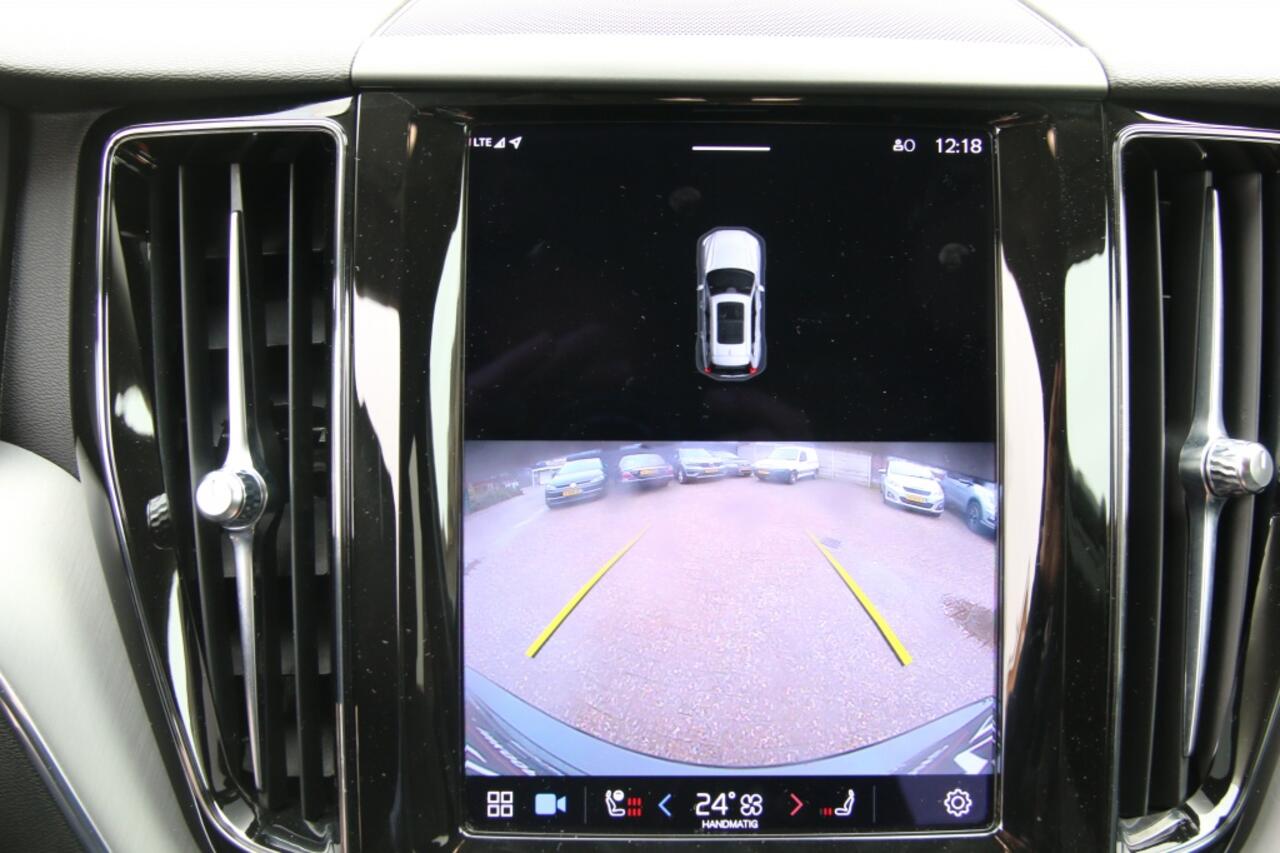 Volvo XC60 2.0 B4 Momen Bns