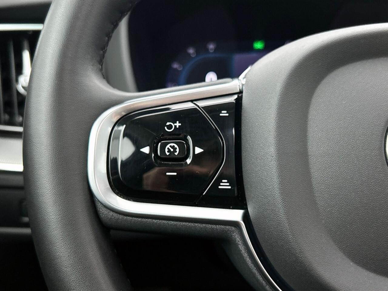 Volvo XC60 T6 Plus | Pano | Long Range | 20 inch | Camera | Pilot Assist |