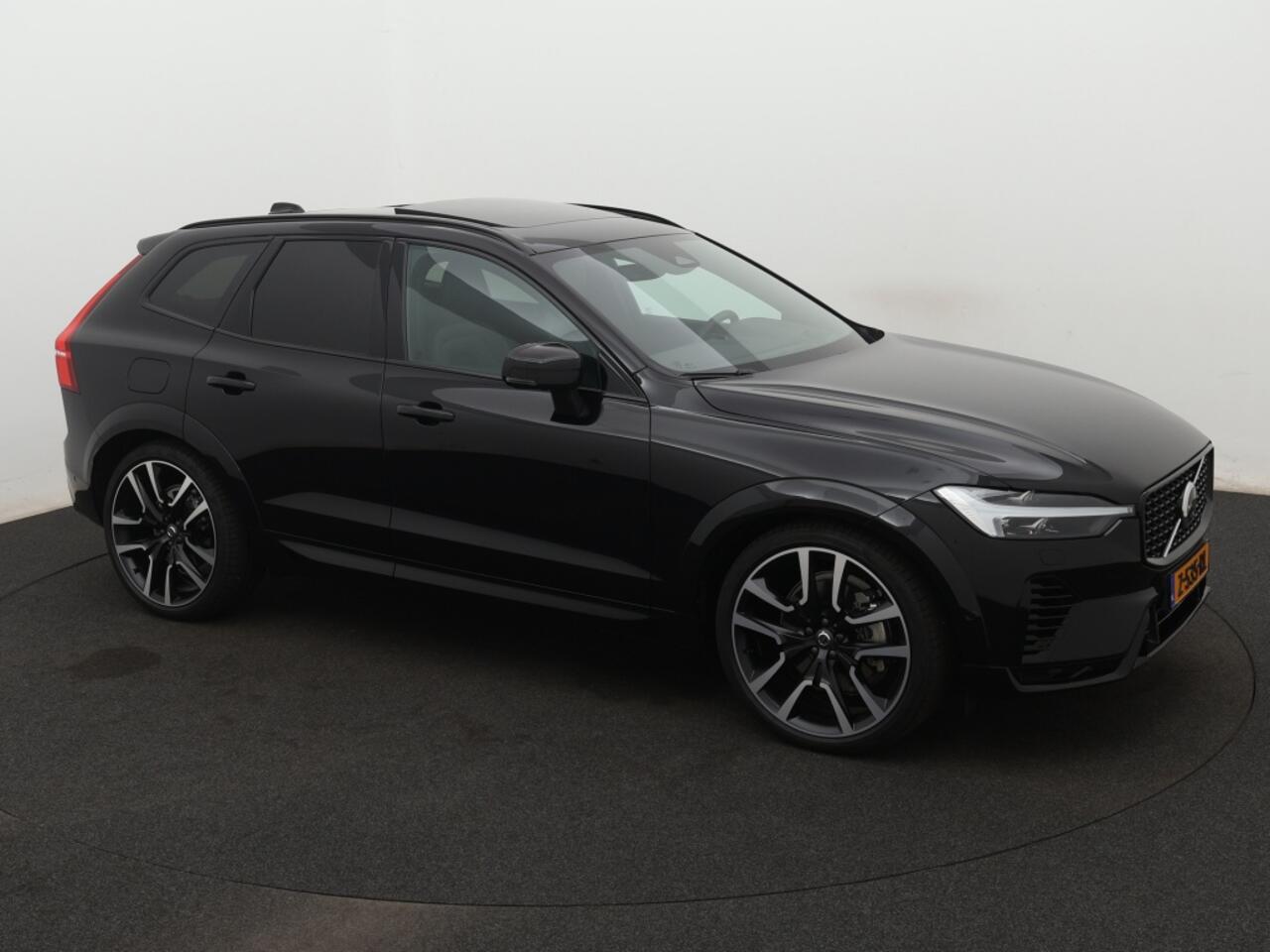 Volvo XC60 2.0 T6 AWD Ultra Dark | panorama dak | sportinterieur