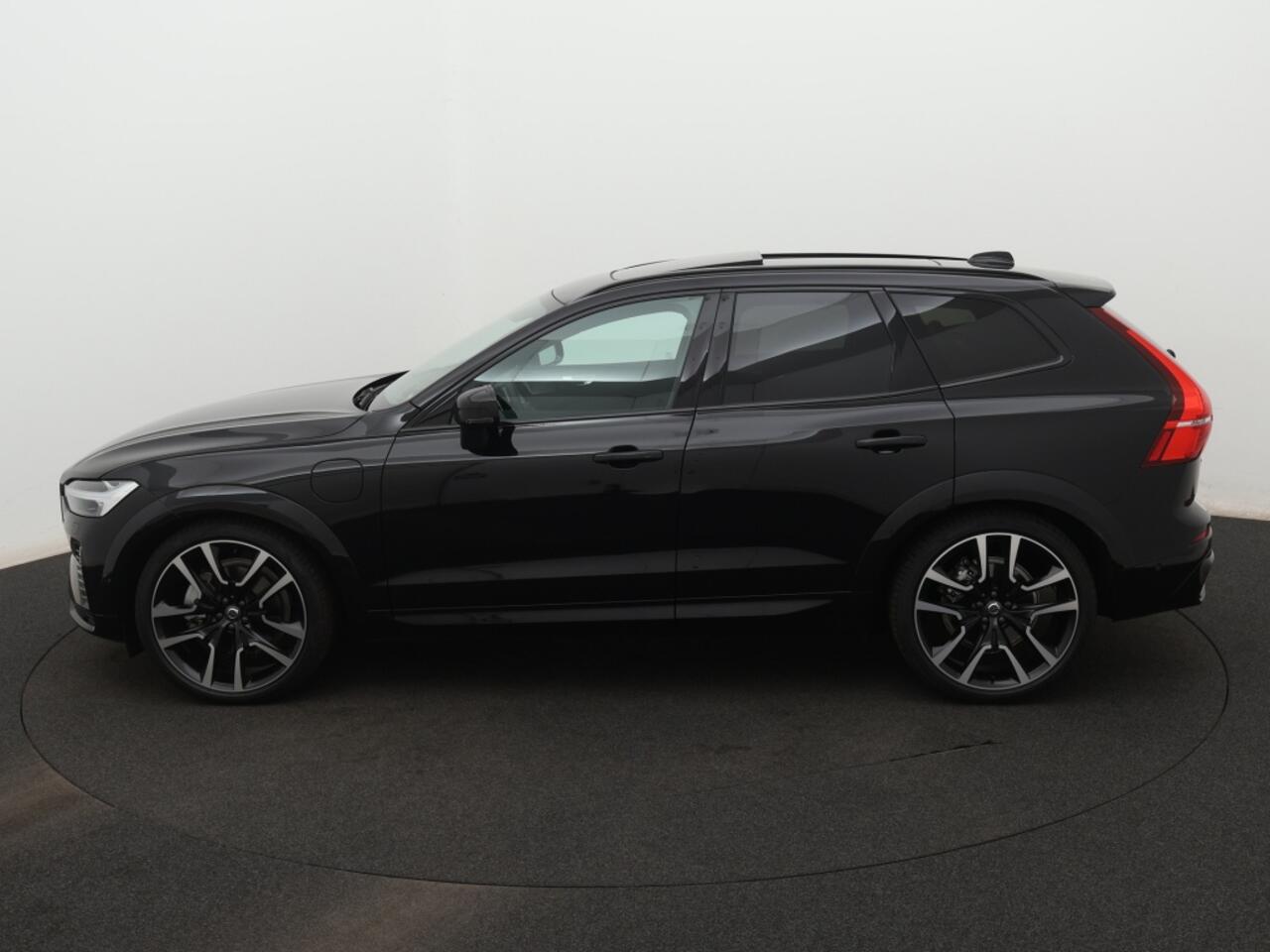 Volvo XC60 2.0 T6 AWD Ultra Dark | panorama dak | sportinterieur