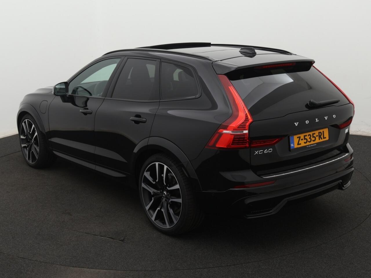 Volvo XC60 2.0 T6 AWD Ultra Dark | panorama dak | sportinterieur