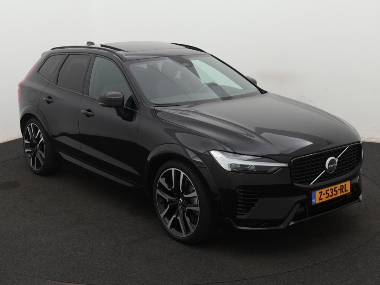 Volvo XC60 2.0 T6 AWD Ultra Dark | panorama dak | sportinterieur