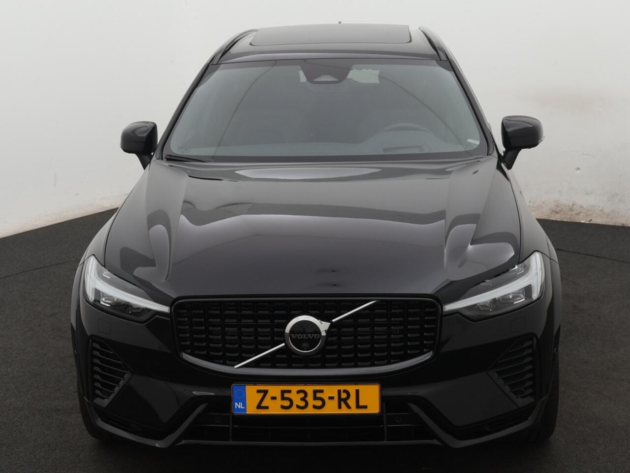 Volvo XC60 2.0 T6 AWD Ultra Dark | panorama dak | sportinterieur