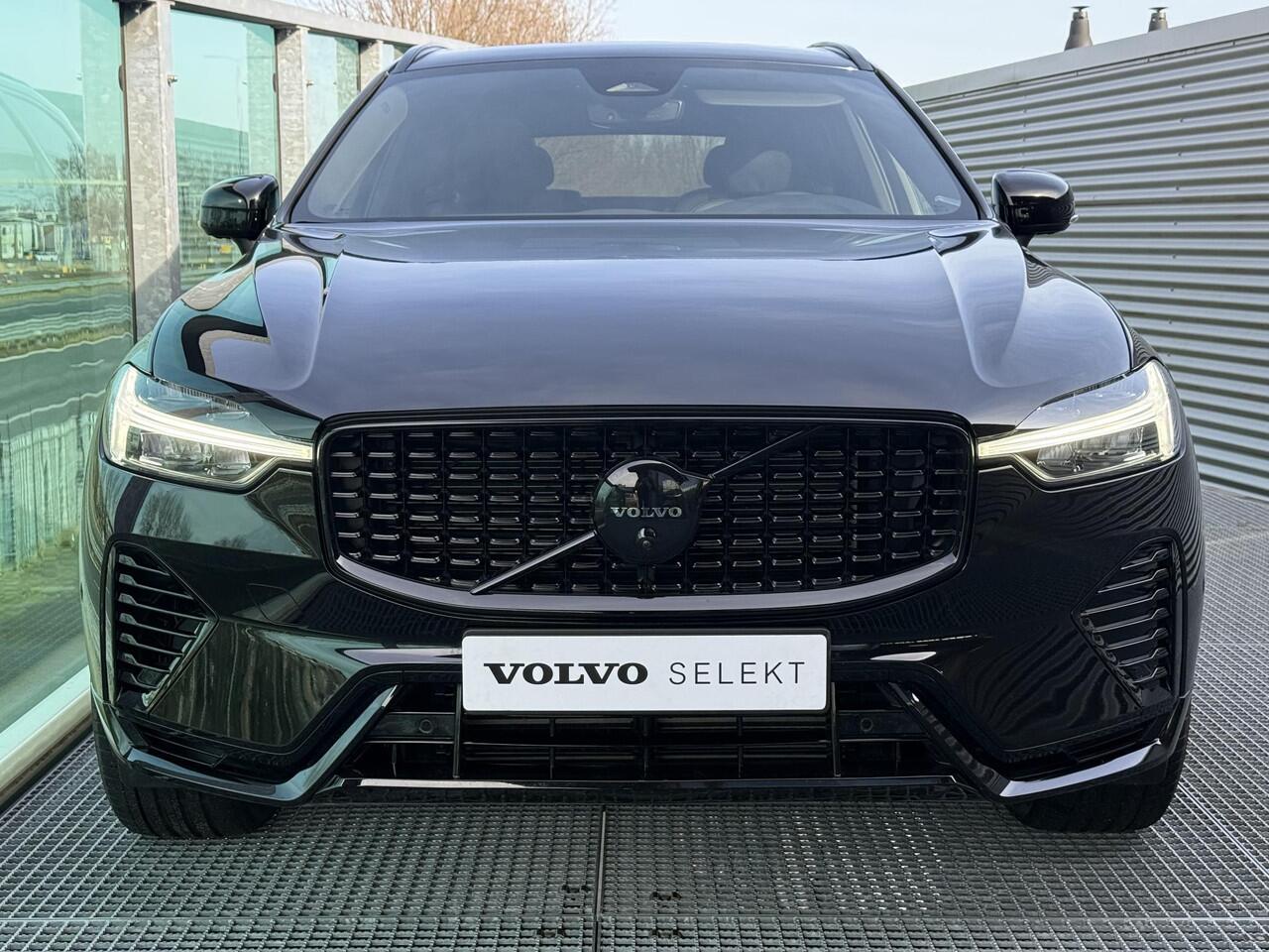 Volvo XC60 2.0 T6 Plug-in hybrid AWD Plus Black Edition , Automaat , Adaptive Cruise , Pilot Assist , 360 Camera , Panoramadak , Elek. verstelbare stoelen met geheugen , Stoelen+Stuur+Achterbank verwarmd , BLIS , Google , Leder , Extra getint glas ,