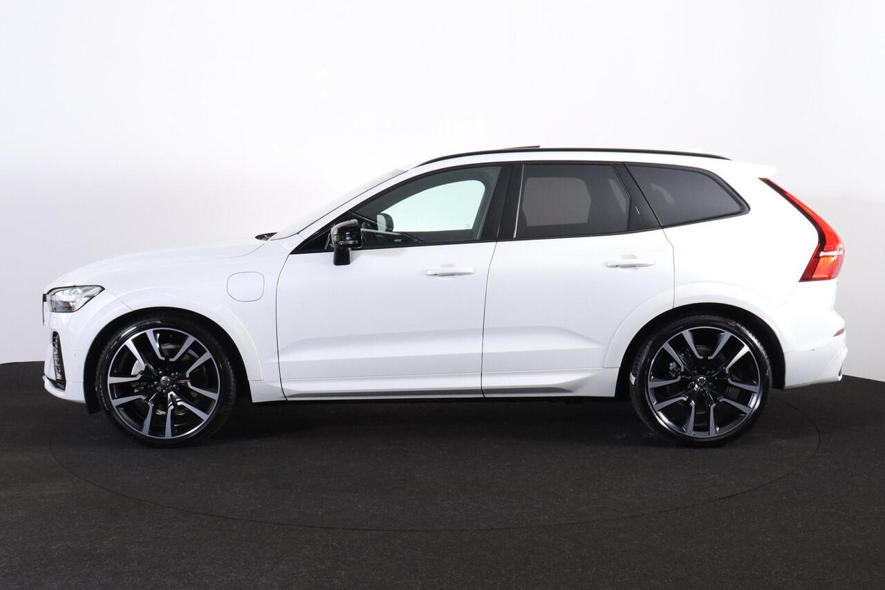 Volvo XC60 T8 Recharge AWD Ultimate Dark - LONG RANGE - Luchtvering - Panorama/schuifdak - IntelliSafe Assist & Surround - 360º Camera - Bowers & Wilkins audio - Verwarmde voorstoelen, stuur & achterbank - Parkeersensoren voor & achter - Elektr. bedienb. voorstoelen