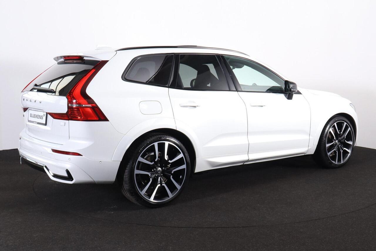 Volvo XC60 T8 Recharge AWD Ultimate Dark - LONG RANGE - Luchtvering - Panorama/schuifdak - IntelliSafe Assist & Surround - 360º Camera - Bowers & Wilkins audio - Verwarmde voorstoelen, stuur & achterbank - Parkeersensoren voor & achter - Elektr. bedienb. voorstoelen