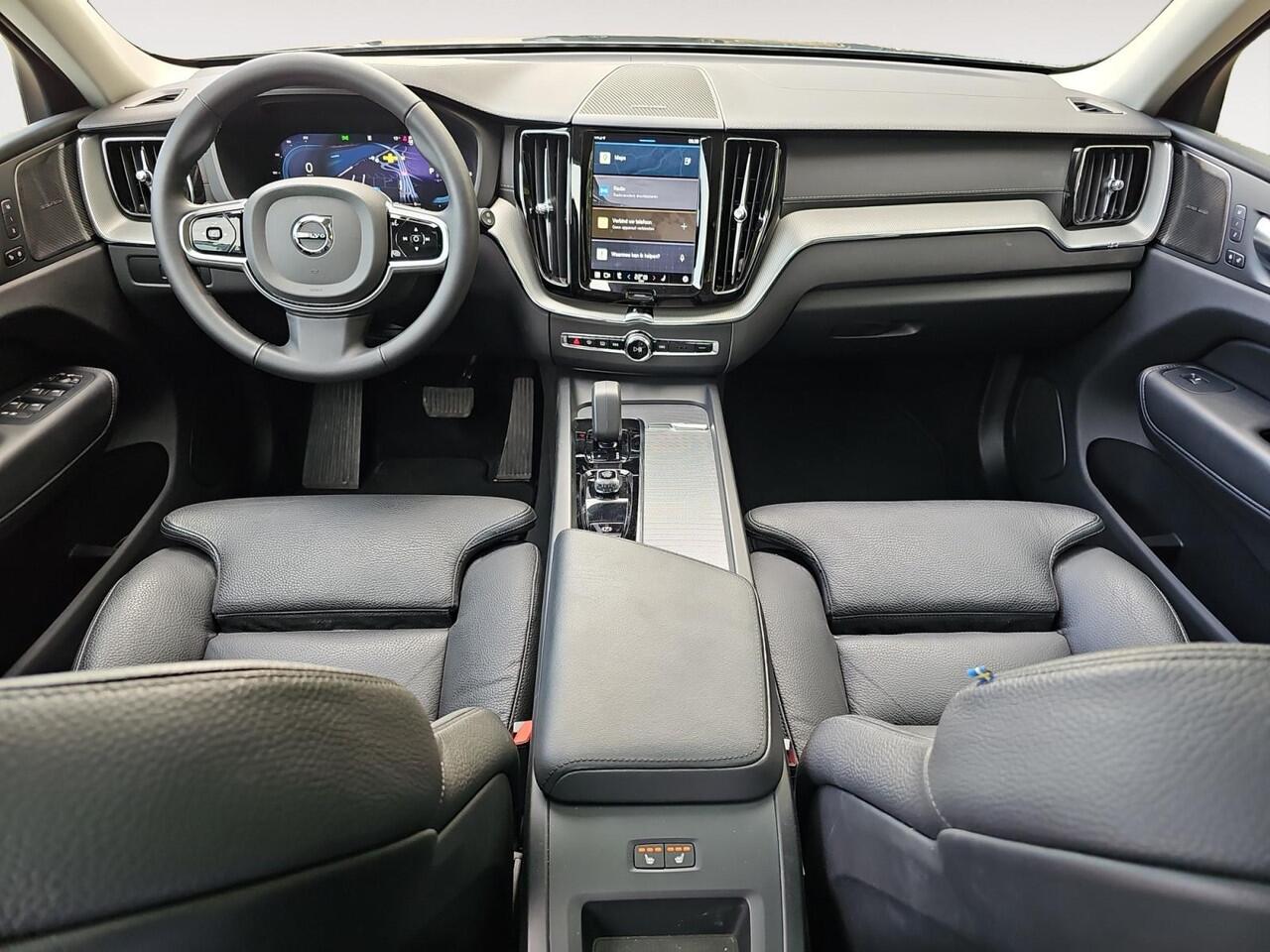 Volvo XC60 2.0 T6 Plug-in hybrid AWD Ultimate Dark | Head up Display | Stoelverwarming | Trekhaak | 360 graden Camera |