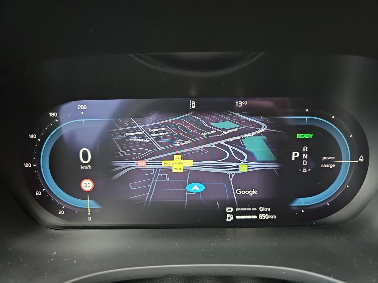 Volvo XC60 2.0 T6 Plug-in hybrid AWD Ultimate Dark | Head up Display | Stoelverwarming | Trekhaak | 360 graden Camera |