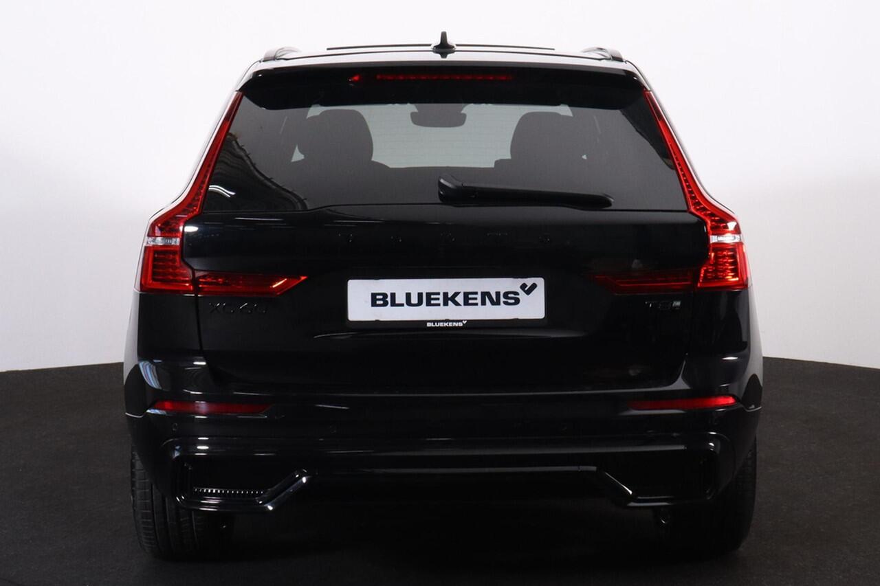 Volvo XC60 T8 Recharge AWD Ultimate Black Edition - LONG RANGE - Panorama/schuifdak - IntelliSafe Assist & Surround - 360º Camera - Adaptieve LED koplampen - Verwarmde voorstoelen, stuur & achterbank - Parkeersensoren voor & achter - Elektr. bedienb. voorstoelen met