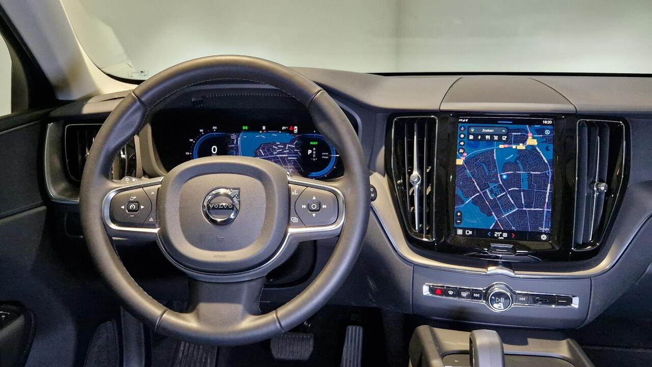 Volvo XC60 2.0 T6 Plug-in hybrid AWD Essential Edition Bright | Panoramadak |