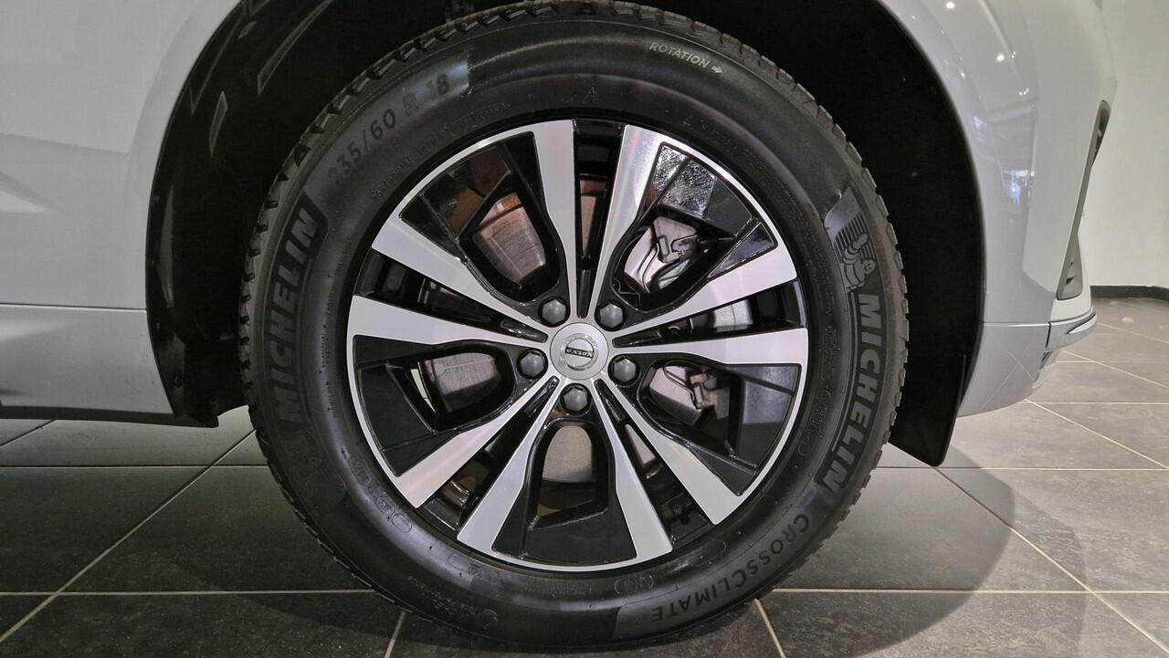 Volvo XC60 2.0 T6 Plug-in hybrid AWD Essential Edition Bright | Panoramadak |