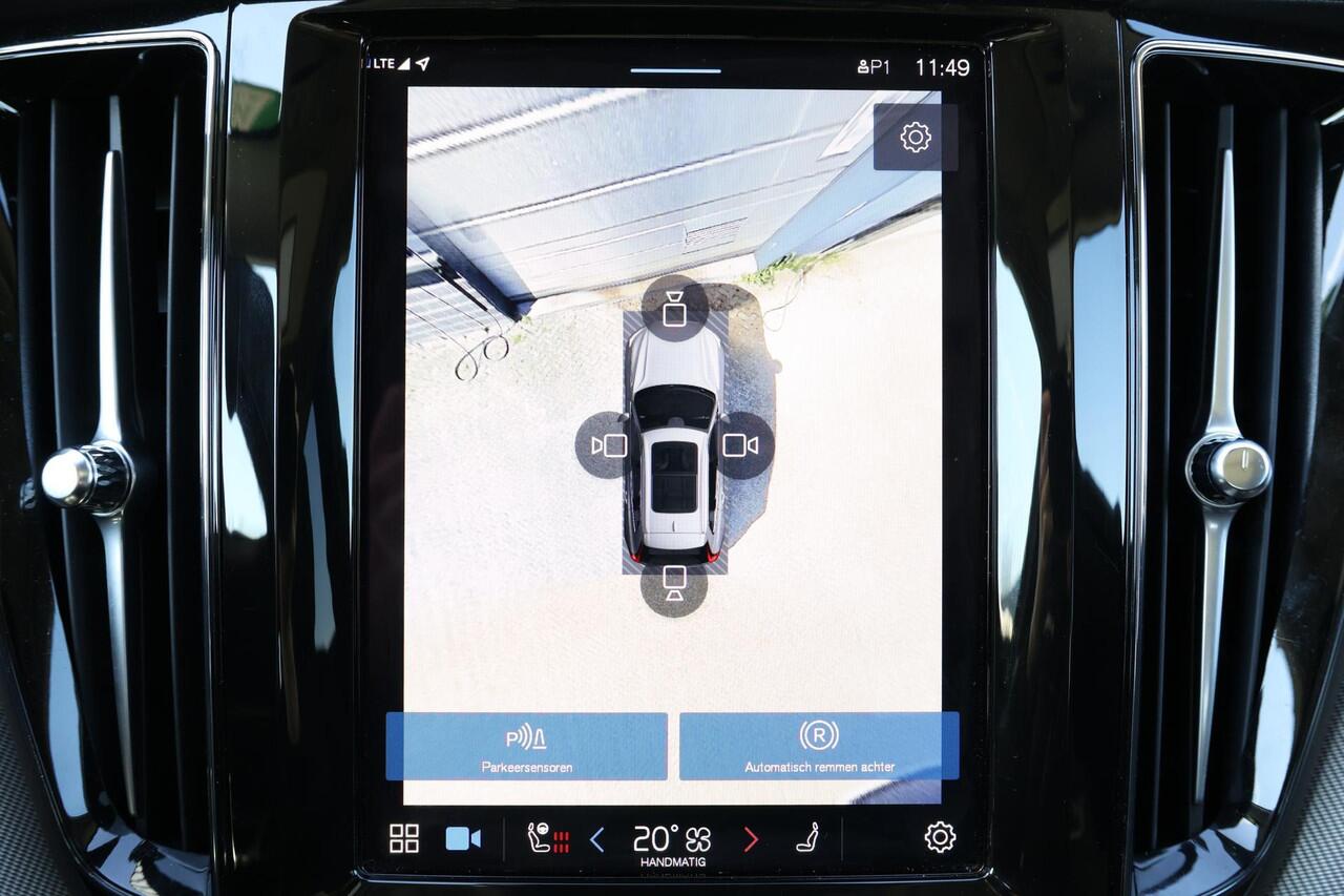 Volvo XC60 T8 Recharge AWD Ultimate Dark - LONG RANGE - Panorama/schuifdak - IntelliSafe Assist & Surround - 360º Camera - Verwarmde voorstoelen, stuur & achterbank - Parkeersensoren voor & achter - Elektr. bedienb. voorstoelen met geheugen - Head up display - Draad