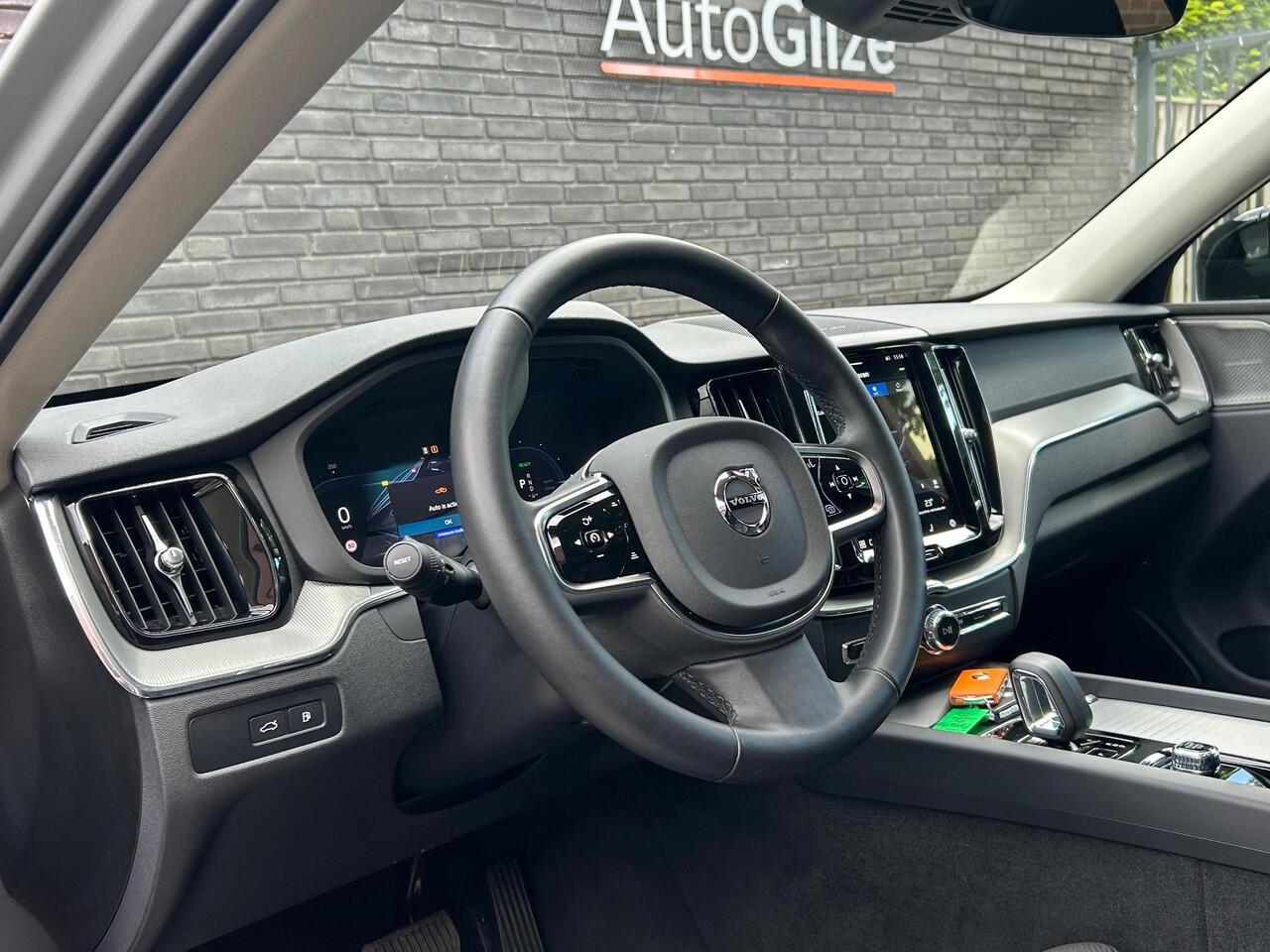 Volvo XC60 2.0 T8 Plug-in hybrid AWD Plus Dark l Panorama l Harman Cardon l 360 Camera l 20 Inch