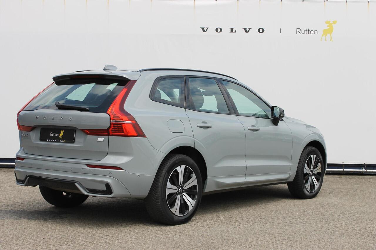 Volvo XC60 T6 350PK Plug-in hybrid AWD Plus Dark Long Range / Semi elektrisch wegklapbare trekhaak / Lederen bekleding / Panoramisch schuif-kanteldak