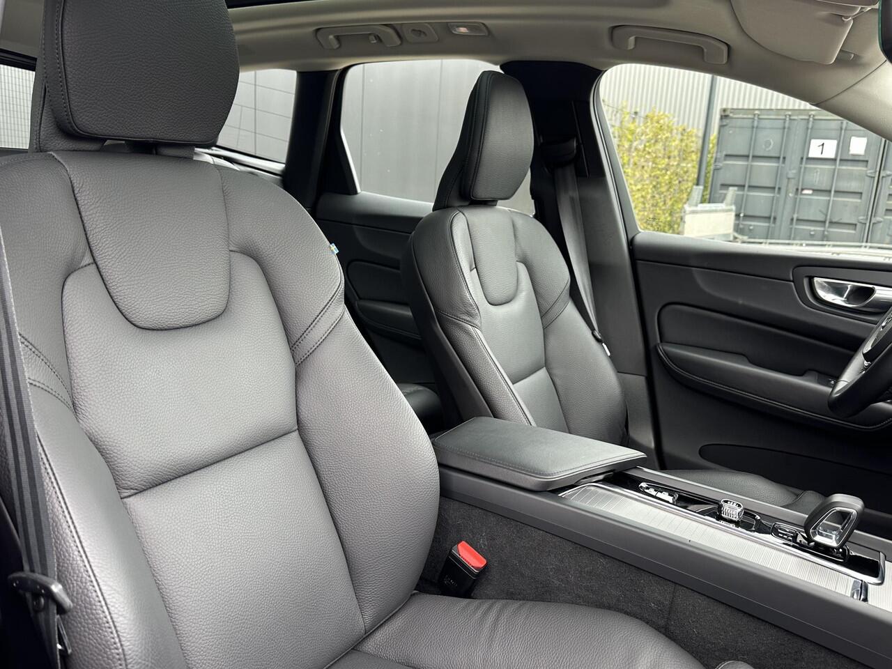 Volvo XC60 2.0 T6 Plug-in hybrid AWD Ultimate Dark schuifdak 360 camera Bowers & Wilkins luchtvering 20 inch trekhaak