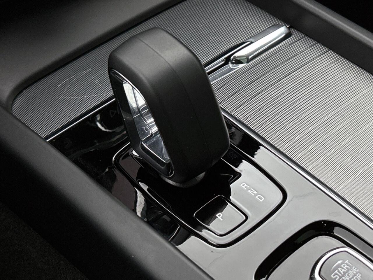 Volvo XC60 2.0 T6 AWD Ultimate Dark | 360° Camera | Trekhaak |