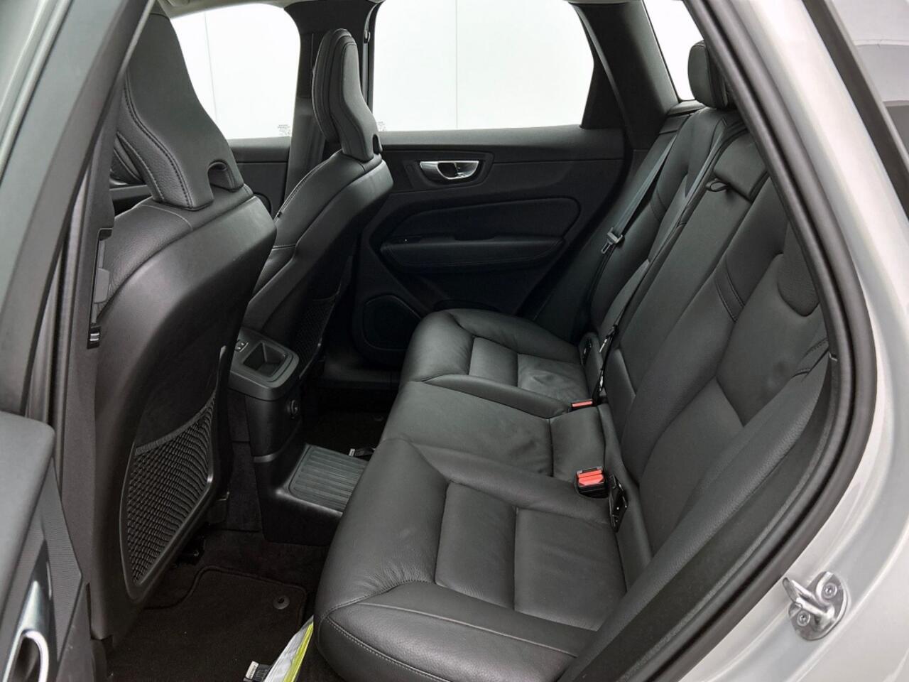 Volvo XC60 2.0 T6 AWD Ultimate Dark | 360° Camera | Trekhaak |