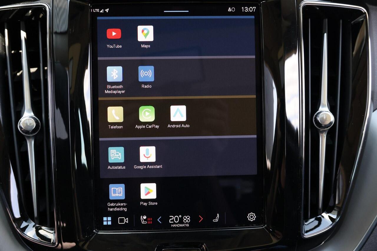 Volvo XC60 T6 Recharge AWD Core Bright - LONG RANGE - Panorama/schuifdak - IntelliSafe Assist & Surround - Adaptieve LED koplampen - Parkeercamera achter - Verwarmde voorstoelen, stuur & achterbank - Parkeersensoren voor & achter - Draadloze tel. lader - Elektr. in