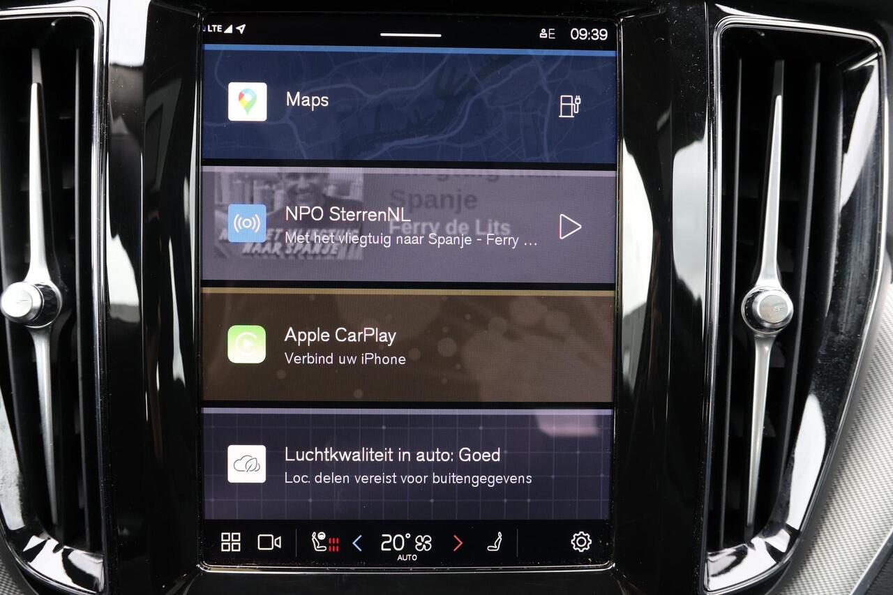 Volvo XC60 T6 Recharge AWD Plus Dark - Panorama/schuifdak - IntelliSafe Assist & Surround - 360º Camera - Verwarmde voorstoelen, stuur & achterbank - Parkeersensoren voor & achter - Elektr. bedienb. voorstoelen met geheugen - Draadloze tel. lader - Elektr. inklapbar