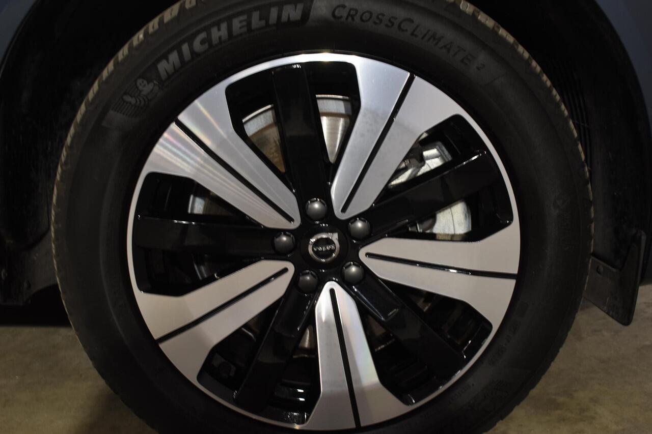 Volvo XC60 T6 350PK Automaat Plug-in Hybrid AWD Plus Dark / Adaptive Cruise control / Stoelverwarming v+a / Stuurverwarming / Elektr. achterklep / 360 Camera / Schuifdak / Trekhaak