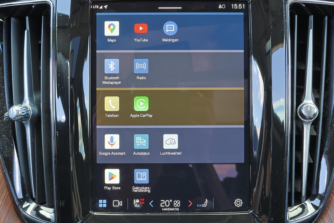 Volvo XC60 T8 Recharge AWD Plus Bright - LONG RANGE - Luchtvering - Panorama/schuifdak - IntelliSafe Assist & Surround - 360º Camera - Harman/Kardon audio - Adaptieve LED koplampen - Verwarmde voorstoelen, stuur & achterbank - Parkeersensoren voor & achter - Elektr.