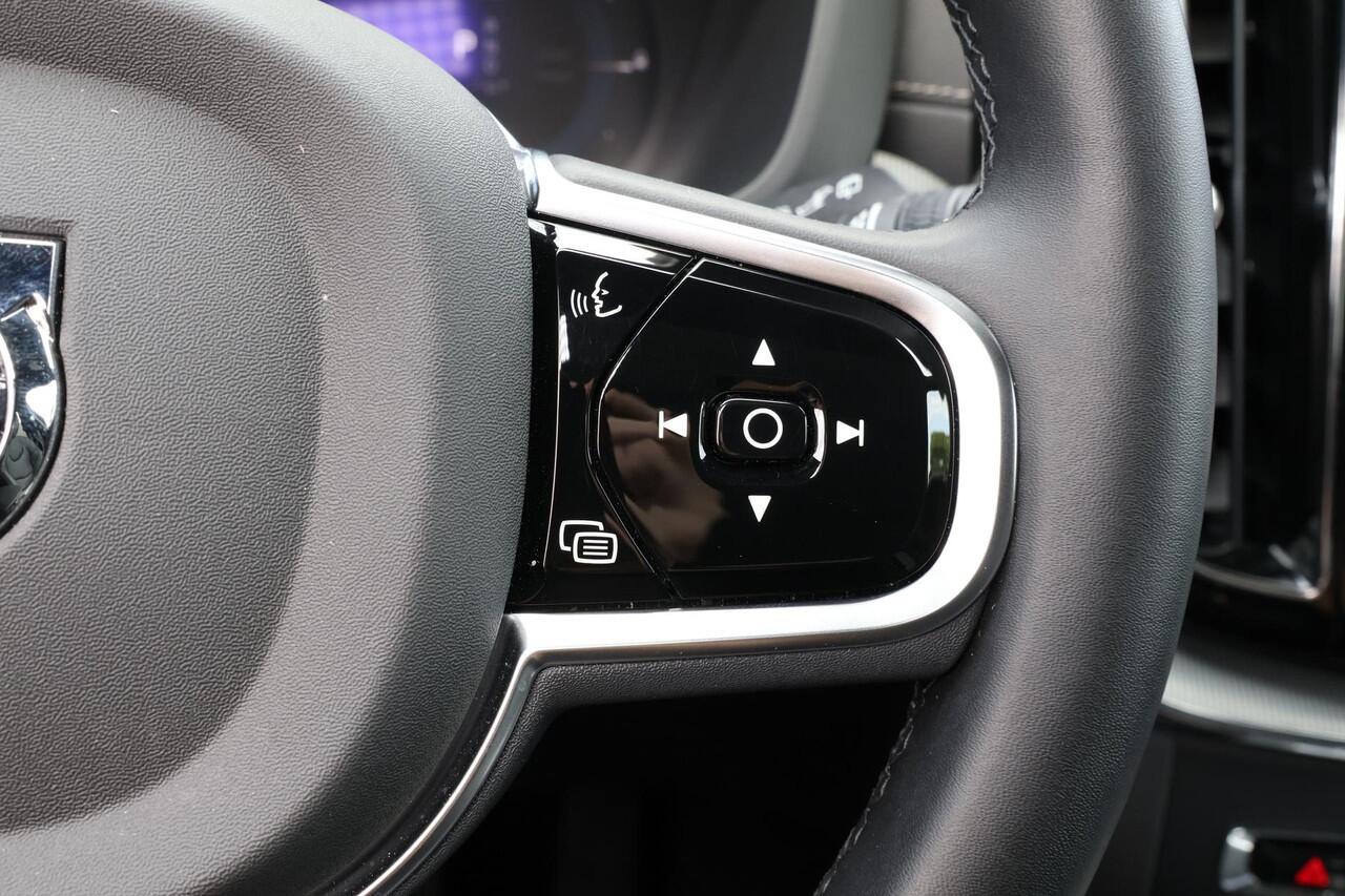 Volvo XC60 T8 Recharge AWD Ultra Black Edition - LONG RANGE - Luchtvering - Panorama/schuifdak - IntelliSafe Assist & Surround - 360º Camera - Bowers & Wilkins audio - Adaptieve LED koplampen - Verwarmde voorstoelen & stuur - Parkeersensoren voor & achter - Elektr. 