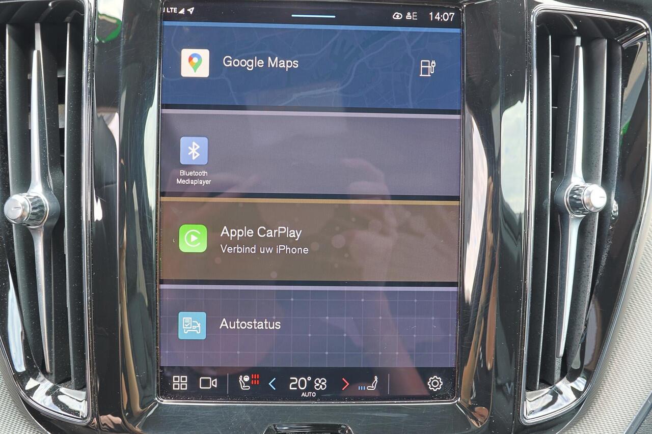 Volvo XC60 T8 Recharge AWD Ultra Black Edition - LONG RANGE - Luchtvering - Panorama/schuifdak - IntelliSafe Assist & Surround - 360º Camera - Bowers & Wilkins audio - Adaptieve LED koplampen - Verwarmde voorstoelen & stuur - Parkeersensoren voor & achter - Elektr. 