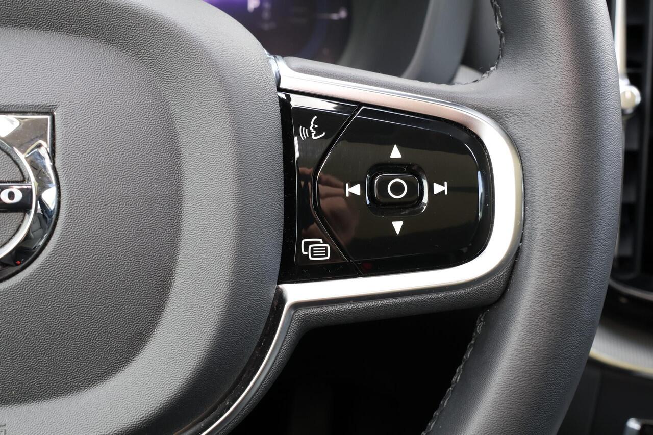 Volvo XC60 T6 Recharge AWD Plus Dark - LONG RANGE - Panorama/schuifdak - IntelliSafe Assist & Surround - 360º Camera - Harman/Kardon audio - Adaptieve LED koplampen - Verwarmde voorstoelen, stuur & achterbank - Parkeersensoren voor & achter - Elektr. bedienb. voorst