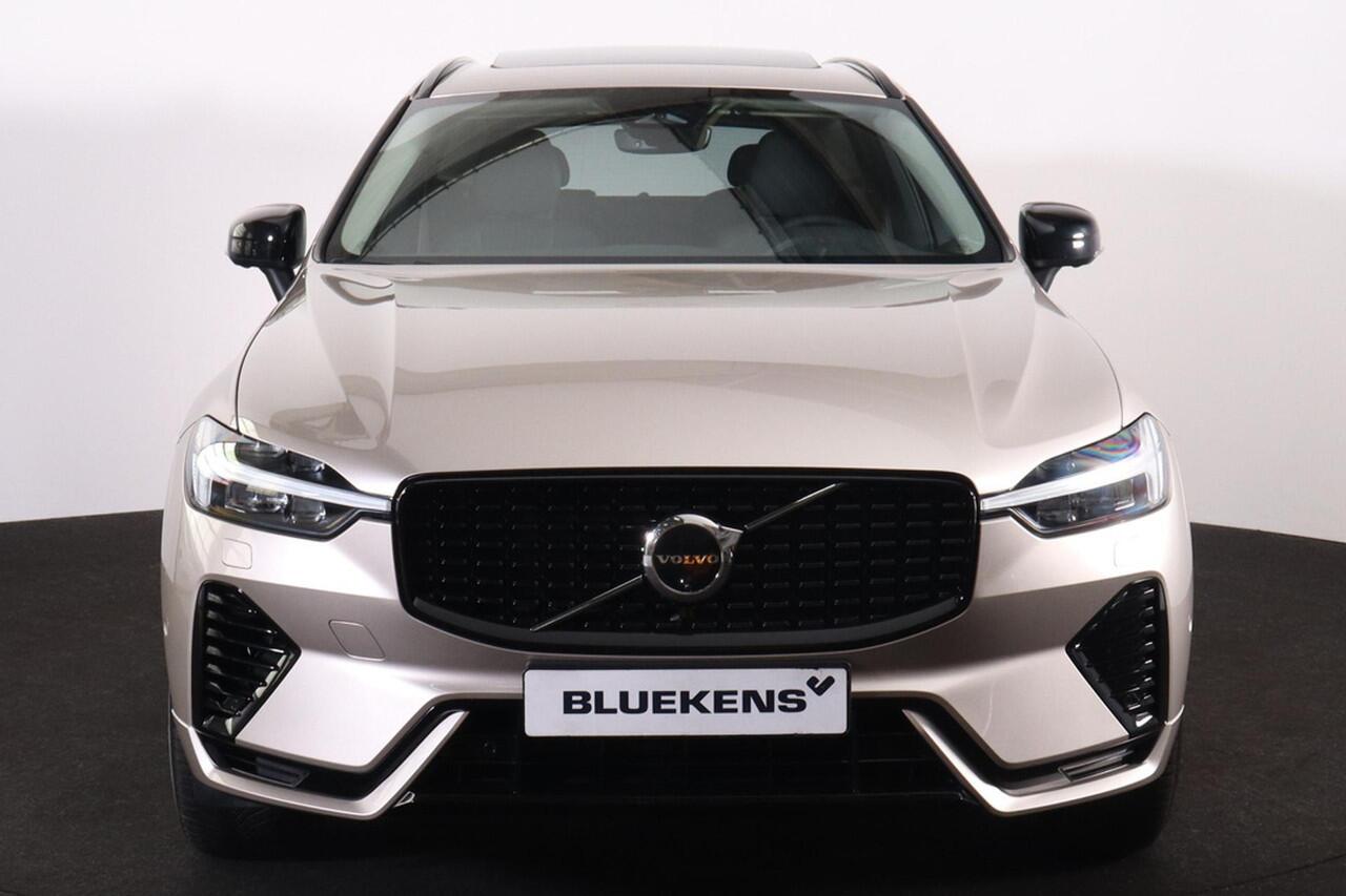Volvo XC60 T6 Recharge AWD Plus Dark - LONG RANGE - Panorama/schuifdak - IntelliSafe Assist & Surround - 360º Camera - Harman/Kardon audio - Adaptieve LED koplampen - Verwarmde voorstoelen, stuur & achterbank - Parkeersensoren voor & achter - Elektr. bedienb. voorst