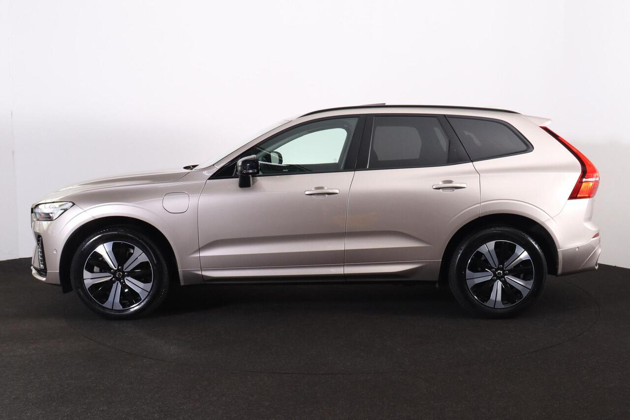 Volvo XC60 T6 Recharge AWD Plus Dark - LONG RANGE - Panorama/schuifdak - IntelliSafe Assist & Surround - 360º Camera - Harman/Kardon audio - Adaptieve LED koplampen - Verwarmde voorstoelen, stuur & achterbank - Parkeersensoren voor & achter - Elektr. bedienb. voorst