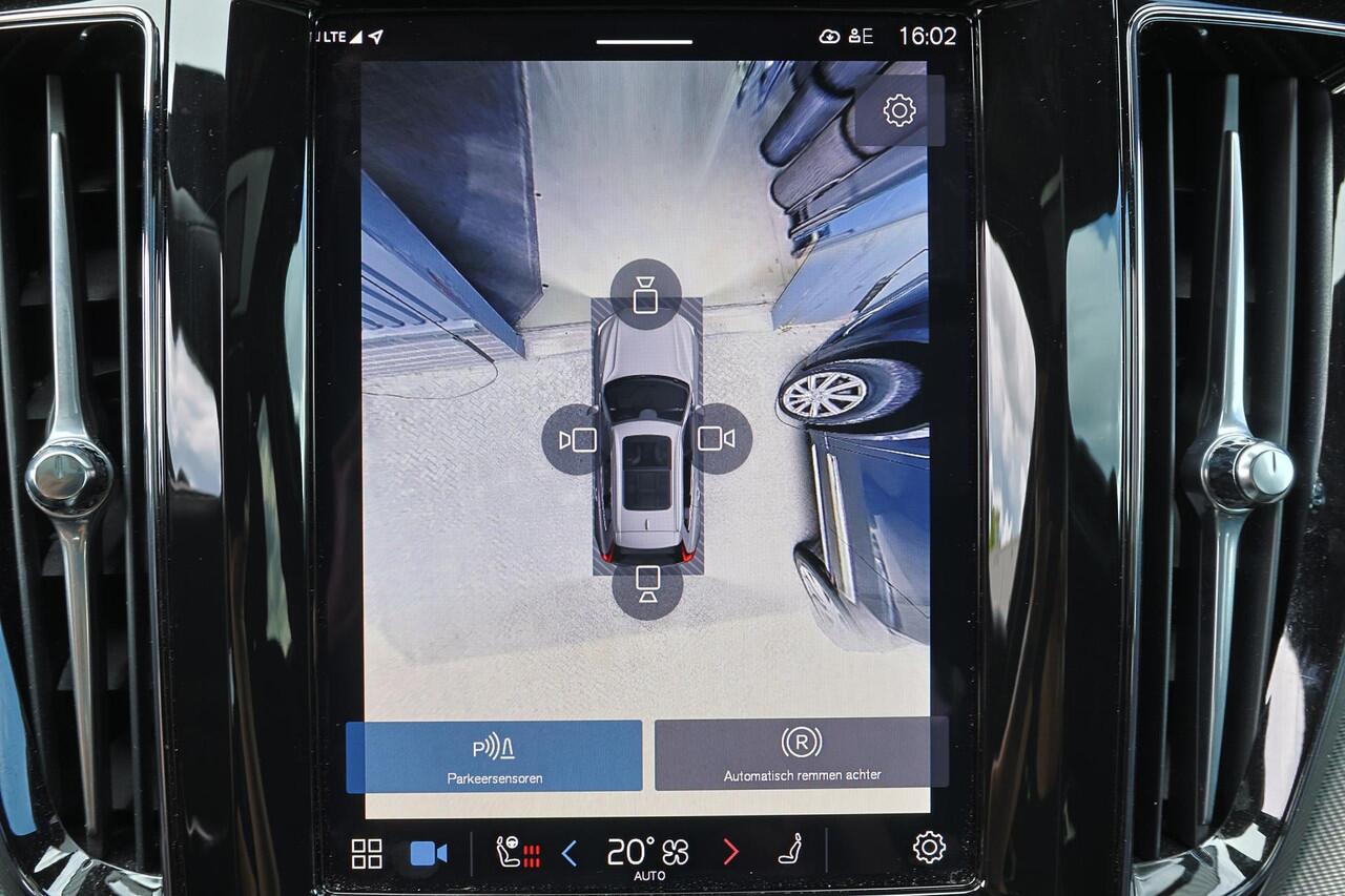 Volvo XC60 T6 Recharge AWD Plus Black Edition - LONG RANGE - Luchtvering - Panorama/schuifdak - IntelliSafe Assist & Surround - 360º Camera - Harman/Kardon audio - Adaptieve LED koplampen - Verwarmde voorstoelen, stuur & achterbank - Parkeersensoren voor & achter - 