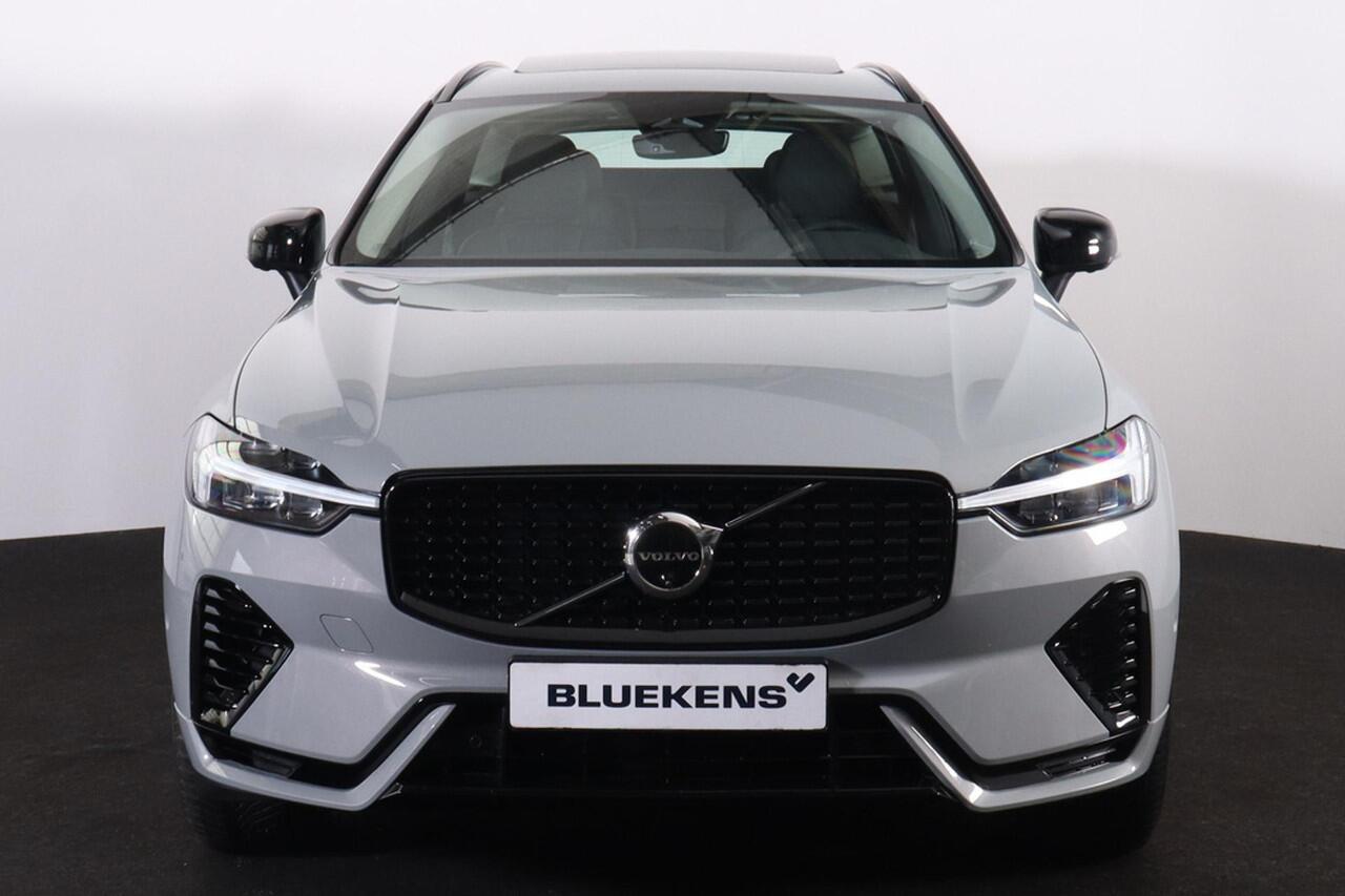 Volvo XC60 T6 Recharge AWD Plus Dark - Panorama/schuifdak - IntelliSafe Assist & Surround - 360º Camera - Verwarmde voorstoelen, stuur & achterbank - Parkeersensoren voor & achter - Elektr. bedienb. voorstoelen met geheugen - Draadloze tel. lader - Elektr. inklapbar